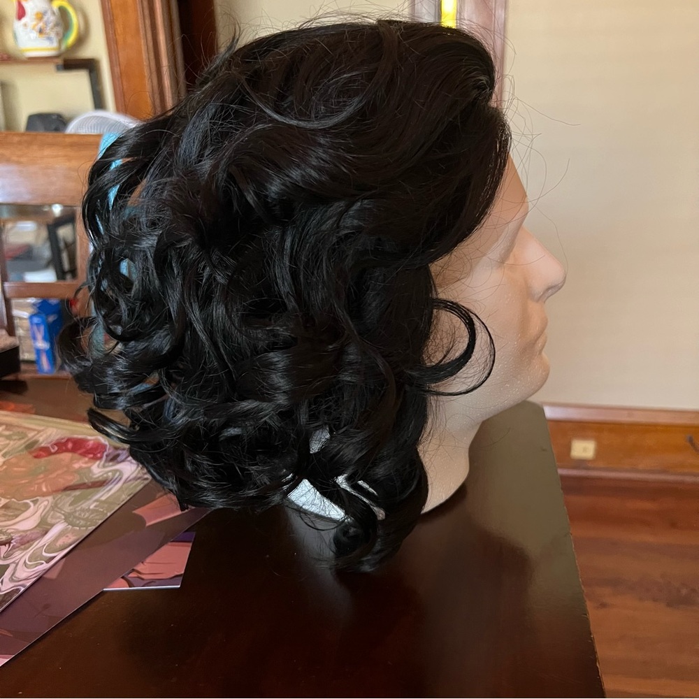 Arda Wigs Bucky Classic in black - Picture 5 of 6